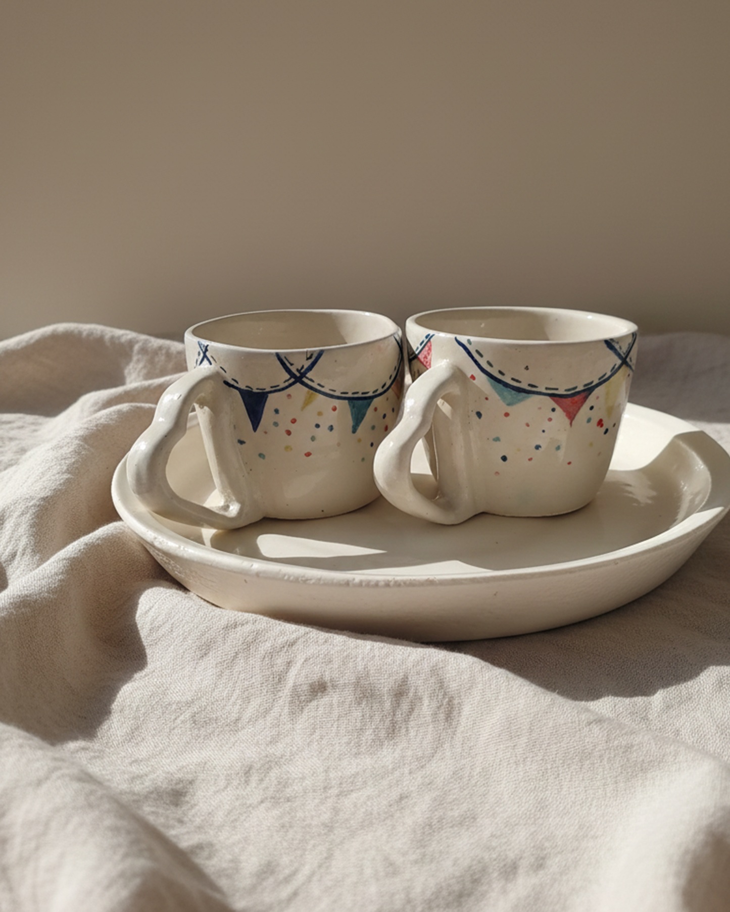 Mug جھنڈی with Heart Shaped Handle