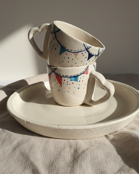 Mug جھنڈی with Heart Shaped Handle