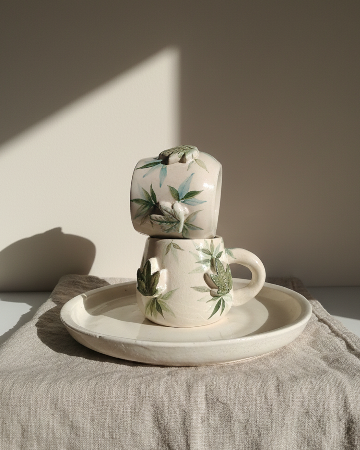 Leafy Mug with Round Handles