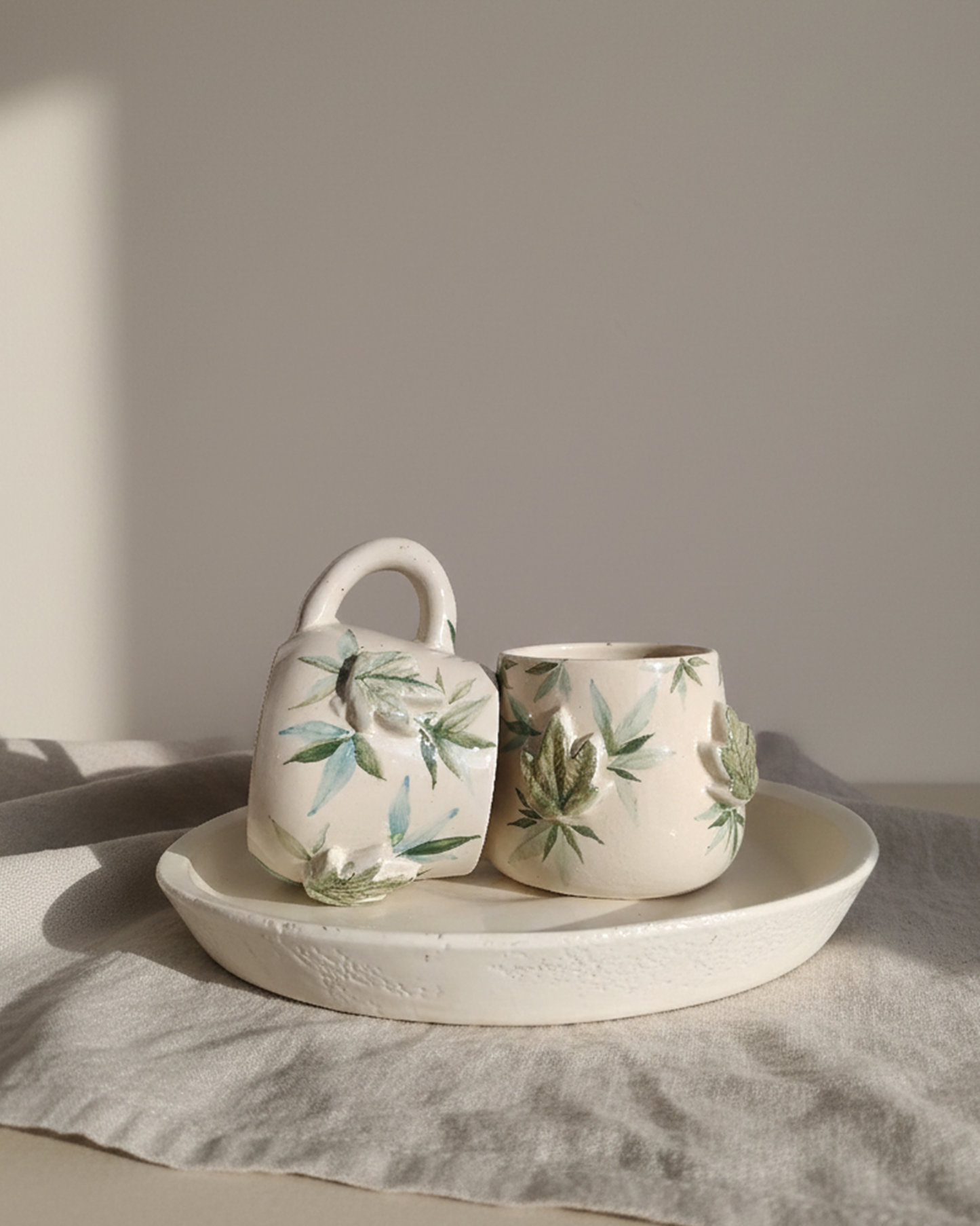 Leafy Mug with Round Handles