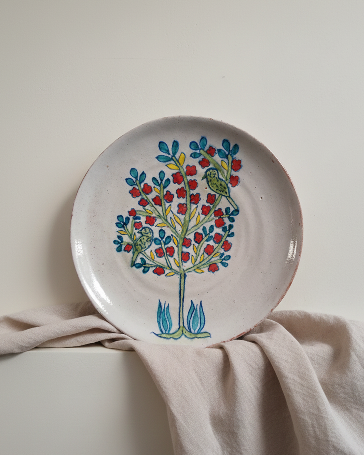 Bird's in the Flowering Plate