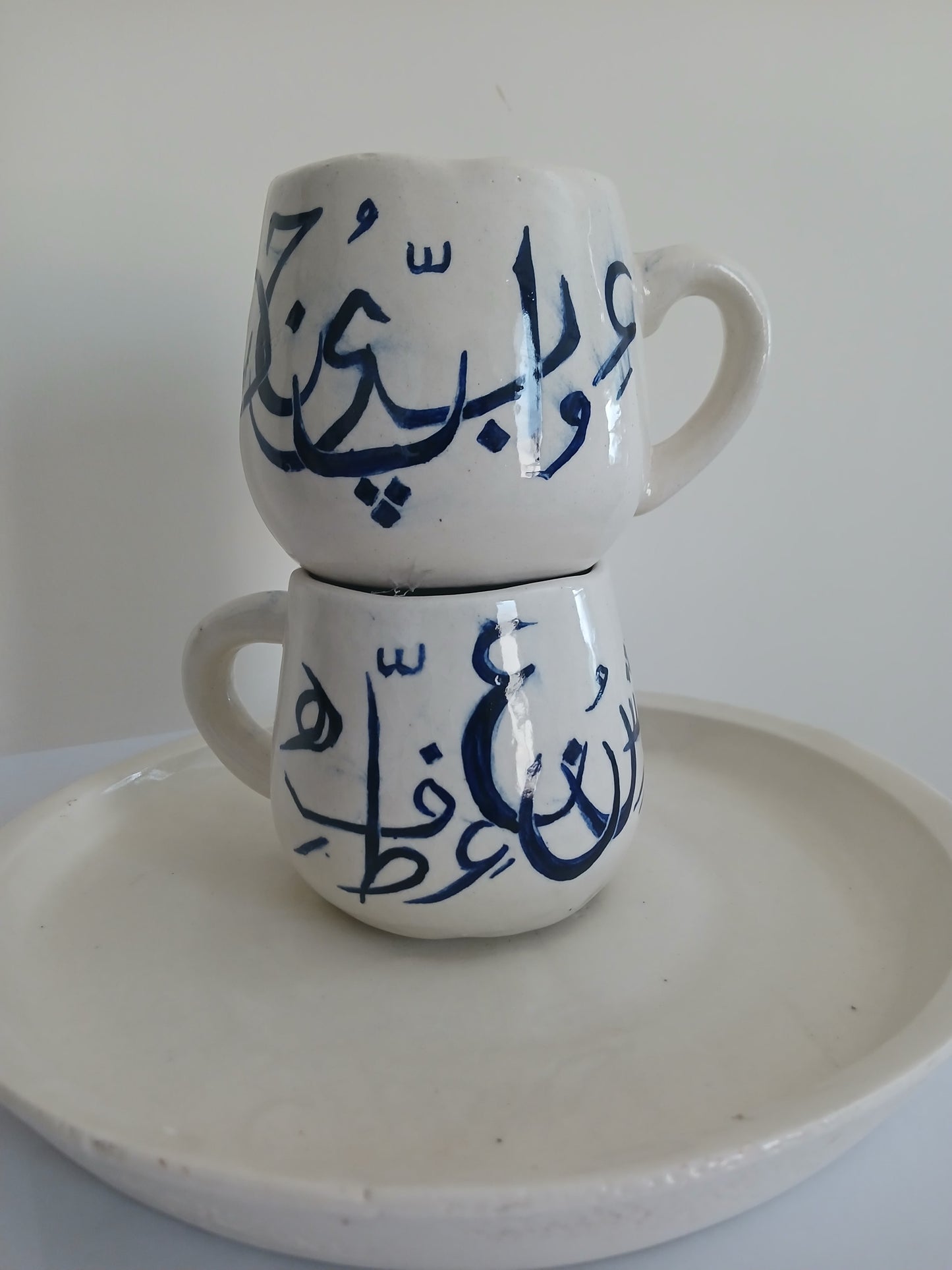 Calligraphy Mugs with Round Handles
