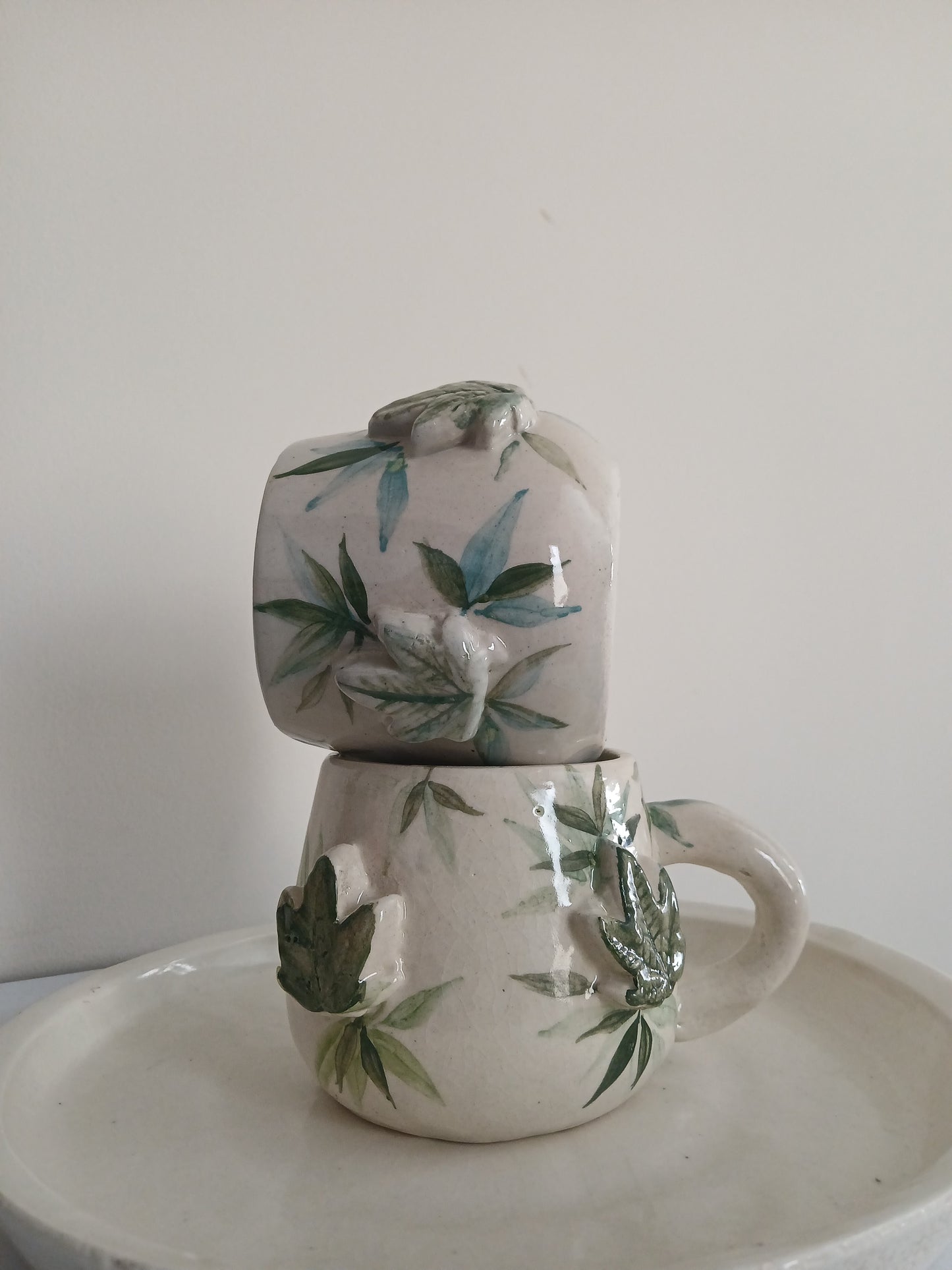 Leafy Mug with Round Handles