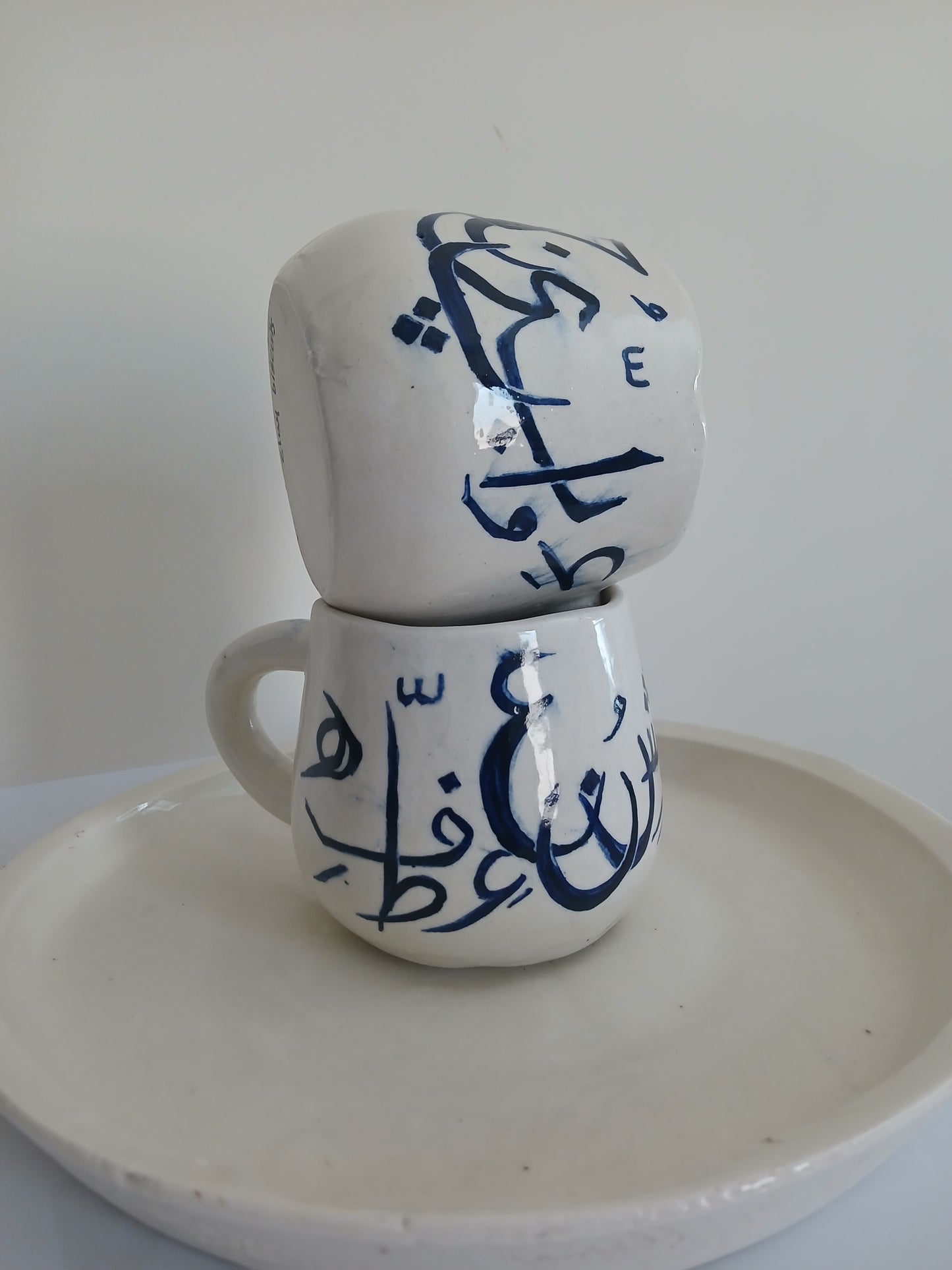 Calligraphy Mugs with Round Handles