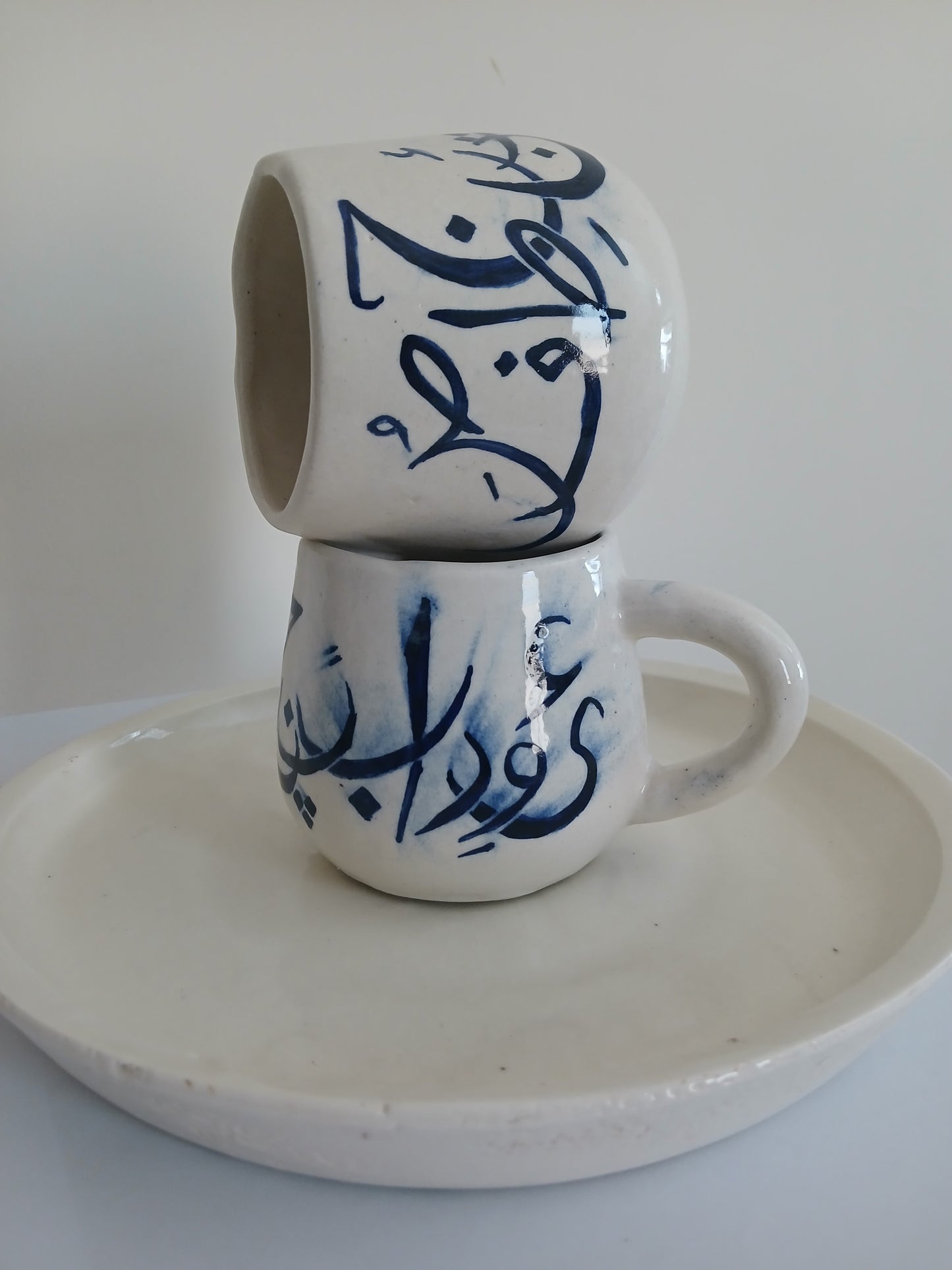 Calligraphy Mugs with Round Handles