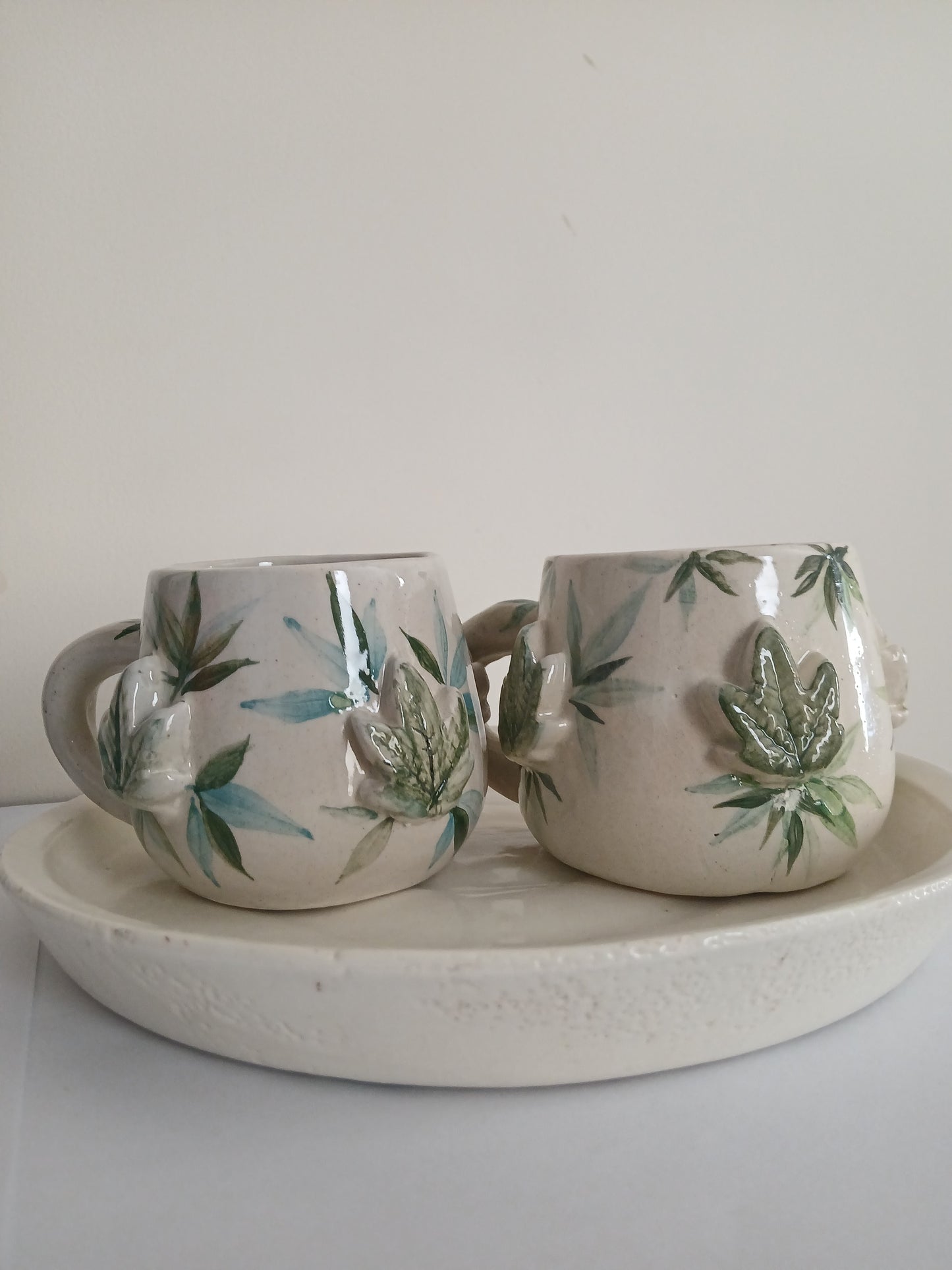 Leafy Mug with Round Handles