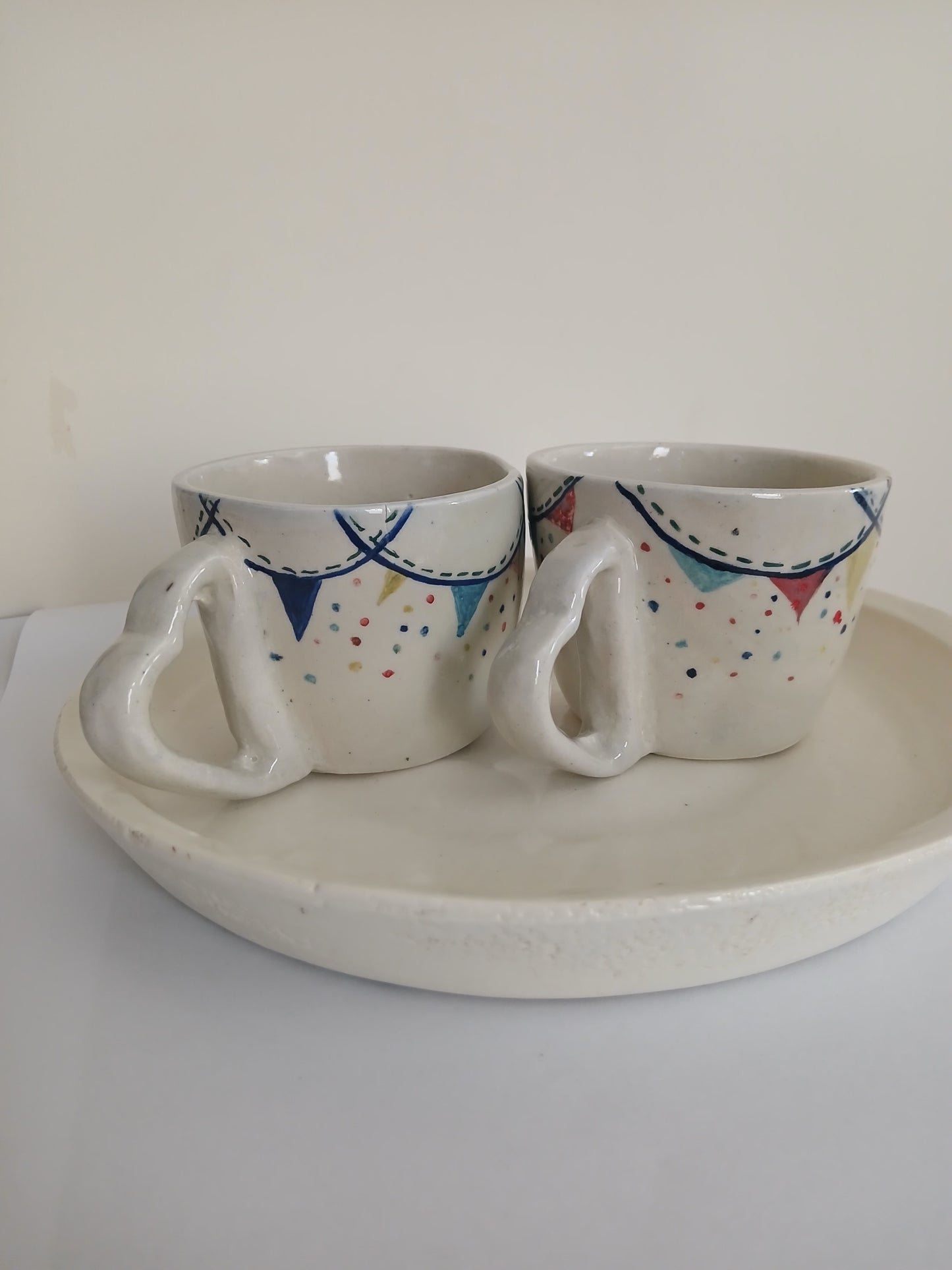 Mug جھنڈی with Heart Shaped Handle