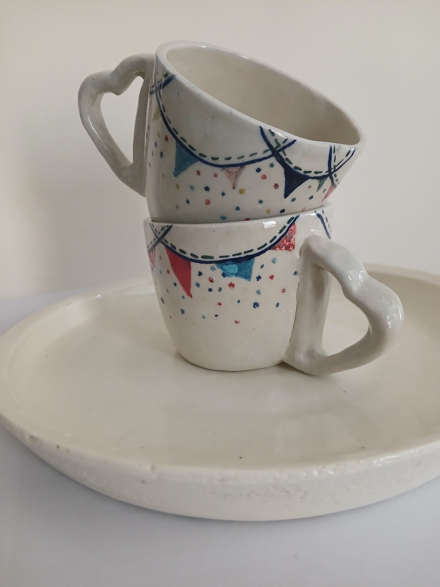Mug جھنڈی with Heart Shaped Handle