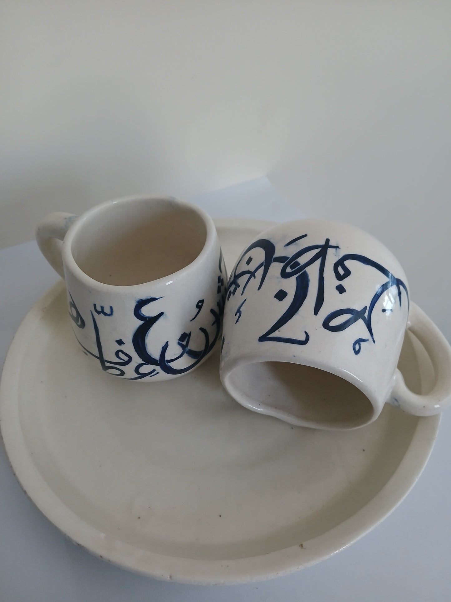 Calligraphy Mugs with Round Handles