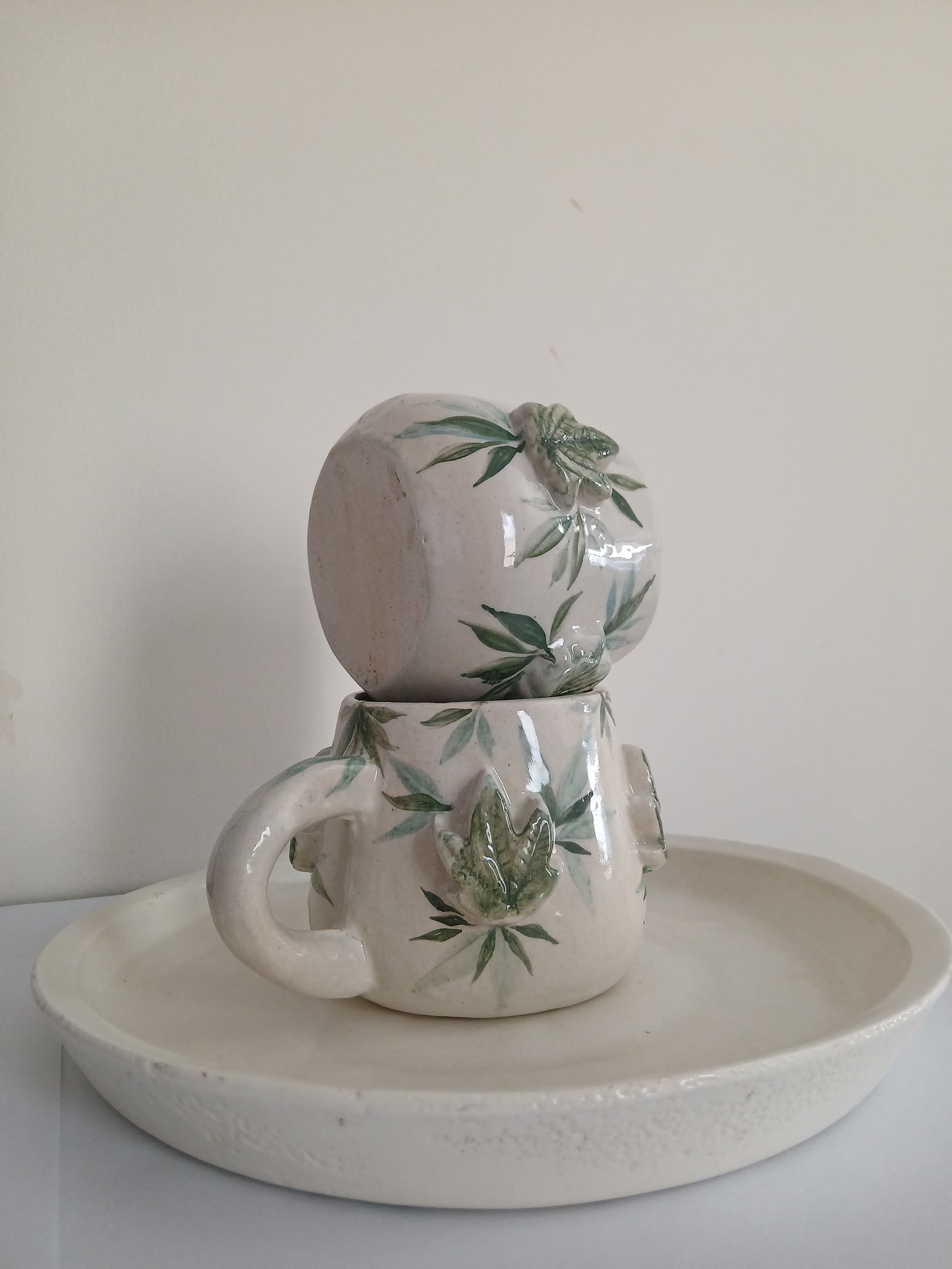 Leafy Mug with Round Handles