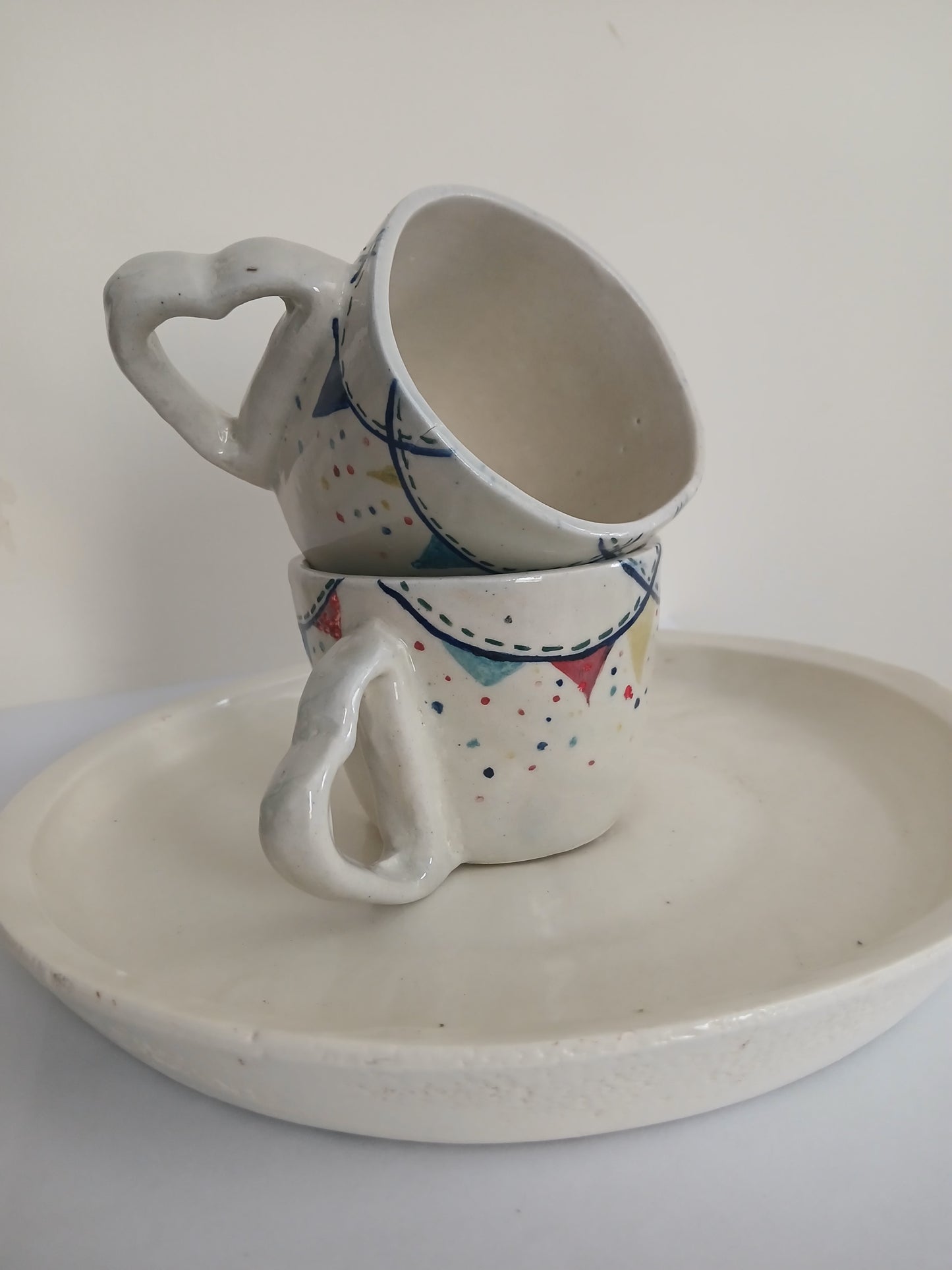 Mug جھنڈی with Heart Shaped Handle